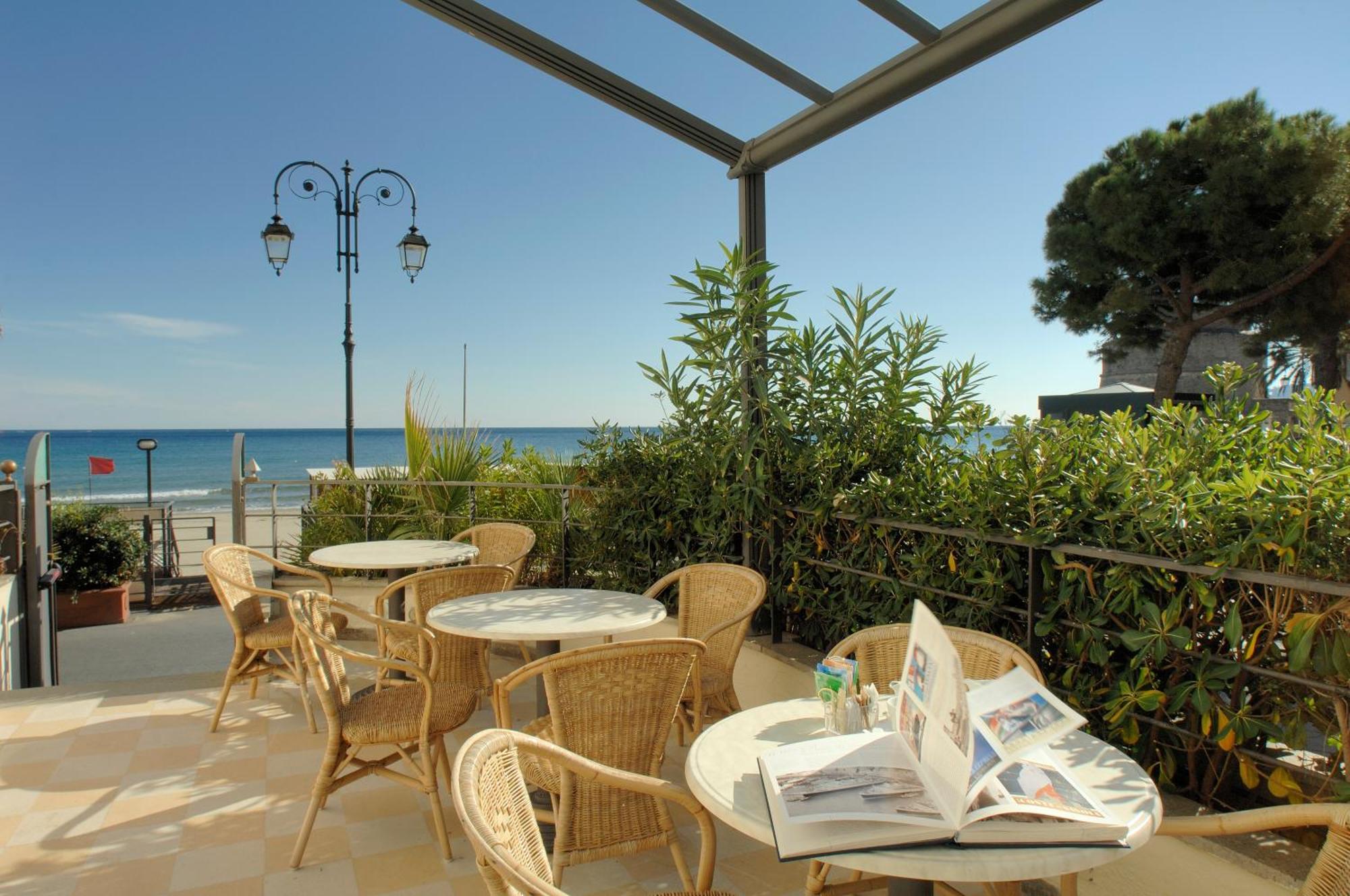 Hotel Lido Alassio Exterior photo